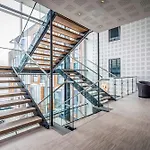 Quality Waterfront Hotel 4*