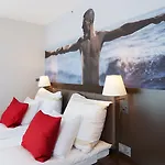 Quality Waterfront Hotel