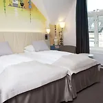 Hotel Quality Waterfront 4*