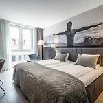 Quality Waterfront Hotel