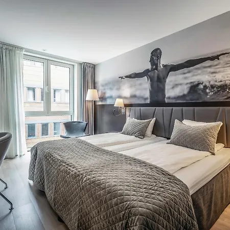 Quality Waterfront Hotel