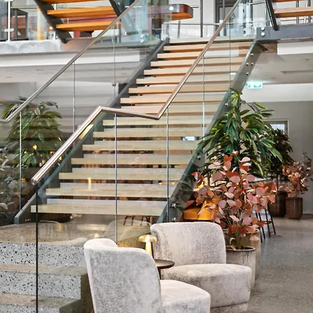 Quality Waterfront Hotel