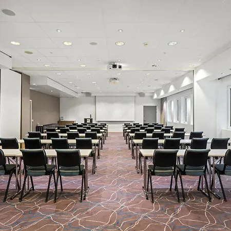 Hotel Quality Waterfront 4*