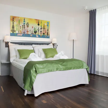 Quality Waterfront Hotel