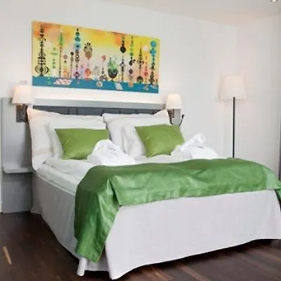 Quality Waterfront Hotel