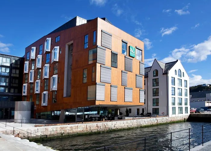 Hotel Quality Waterfront 4*