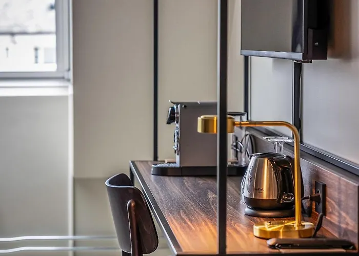 Quality Waterfront Hotel 4*