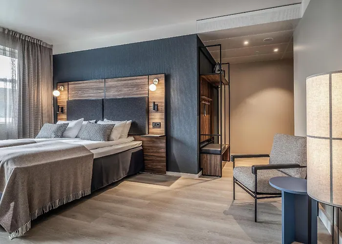 Quality Waterfront Hotel 4*