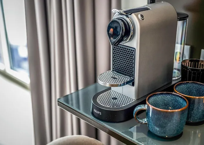 Quality Waterfront Hotel 4*