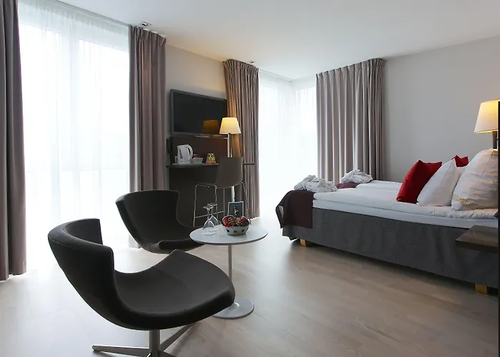 Quality Waterfront Hotel 4*