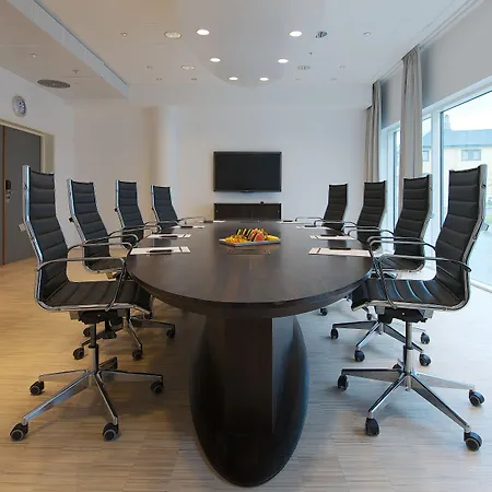 Quality Waterfront Hotel 4*